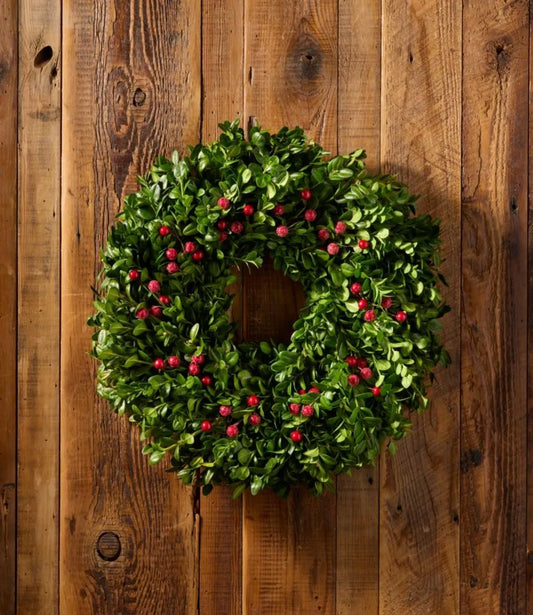 Fresh Boxwood Berry Wreath, 20"